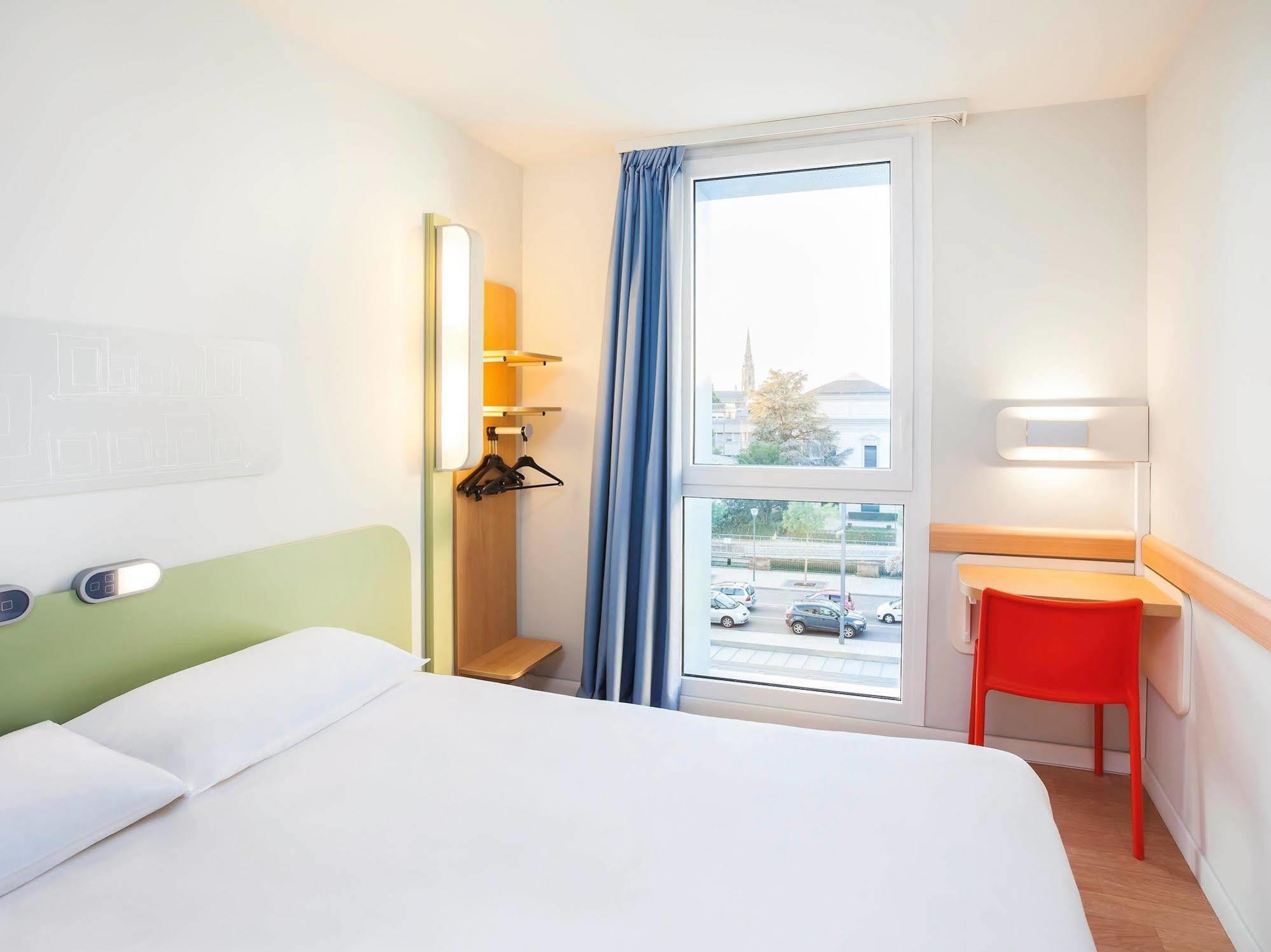 Готель Ibis Budget Mulhouse Centre Gare Екстер'єр фото